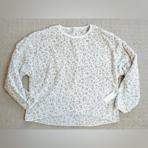 Z Supply Lounge Frosted Leopard Plush Fleece Pullover Top Size M Medium NWT - Picture 4 of 7